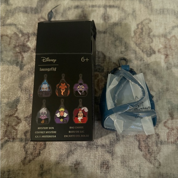 Disney Loungefly Ursula Bag Charm - Picture 2 of 2